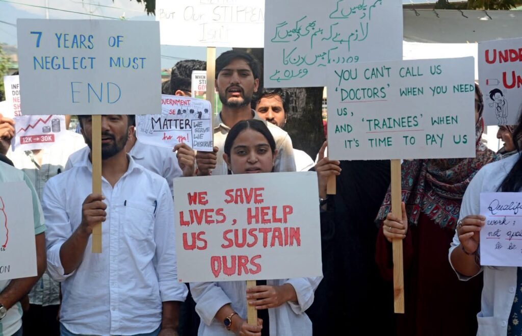 NHM Employees Extend Protest Across J&K for Further 72 Hours From September 18